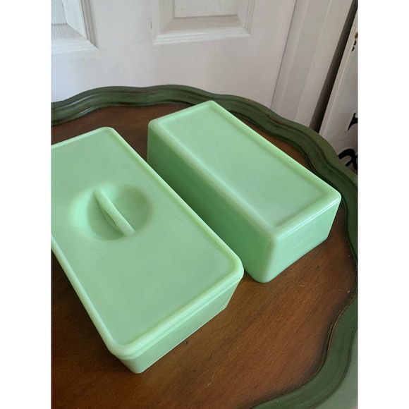 Copied - Vintage Jadite Refrigerator Dishes, 1 lid, 8.5 X 4.25, Glows - Picture 7 of 9